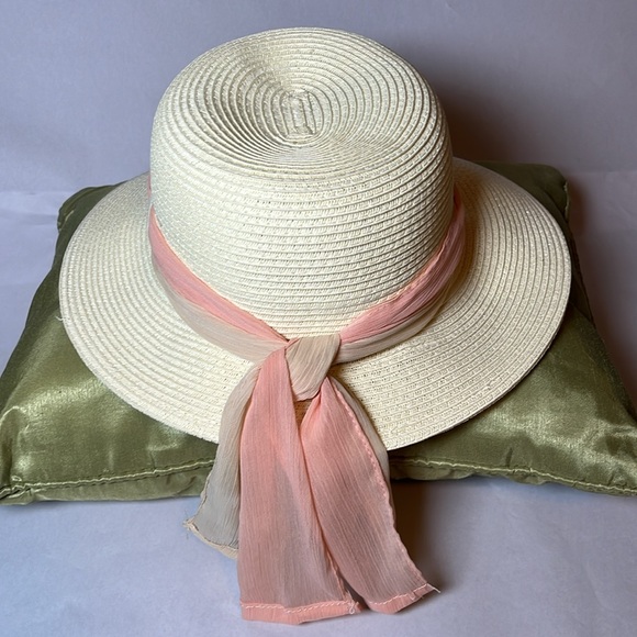 NWOT - UPF 50+ UV Blocking Sun Hat w/ Asymmetrical Brim Hat by Sunny Days - Picture 3 of 6